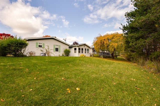 109 Cadgewith, Lansing, MI 48906