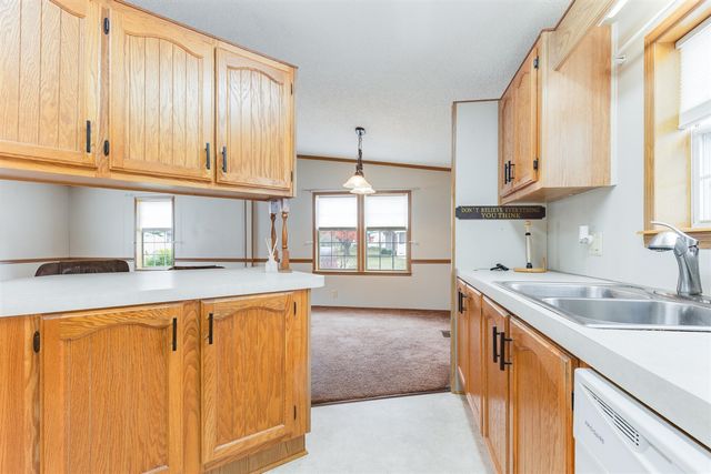 109 Cadgewith, Lansing, MI 48906