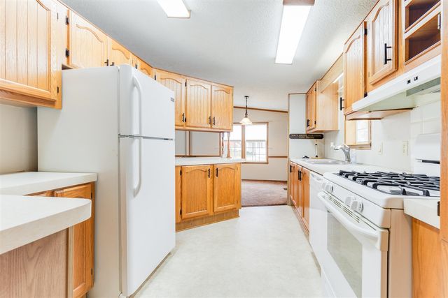 109 Cadgewith, Lansing, MI 48906