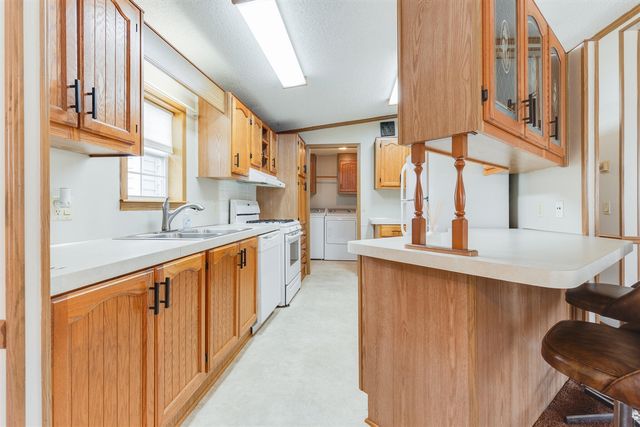 109 Cadgewith, Lansing, MI 48906