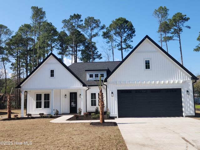 401 Baypark Drive NW, Calabash, NC 28467