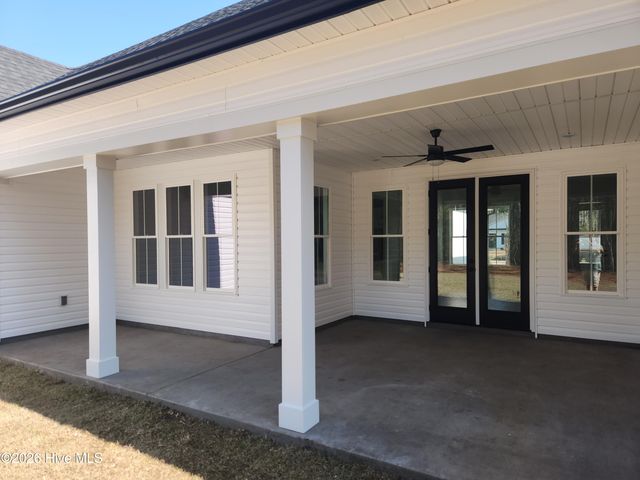 401 Baypark Drive NW, Calabash, NC 28467