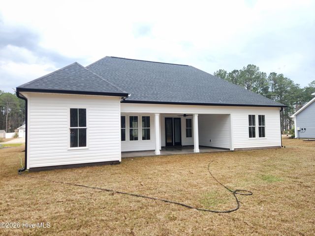 401 Baypark Drive NW, Calabash, NC 28467