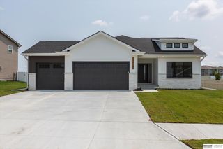 11709 S 119th Avenue, Papillion, NE 68046