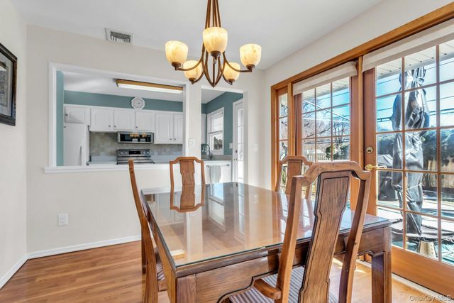 2 Nancy Court, Glen Cove, NY 11542