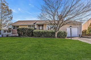 2 Nancy Court, Glen Cove, NY 11542