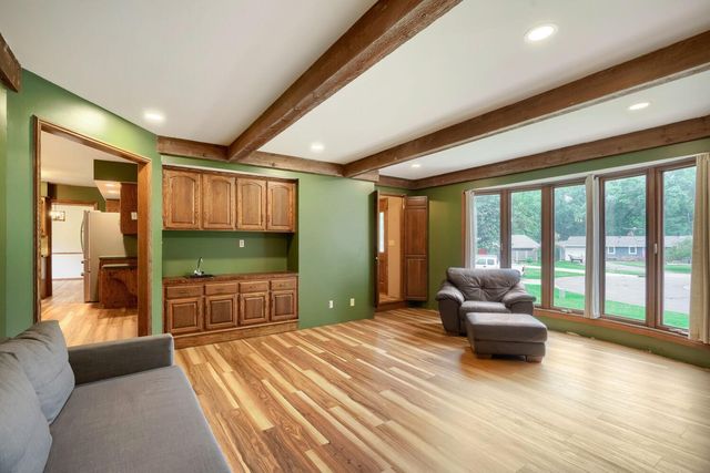 3005 Carlsbad Court, Burnsville, MN 55337
