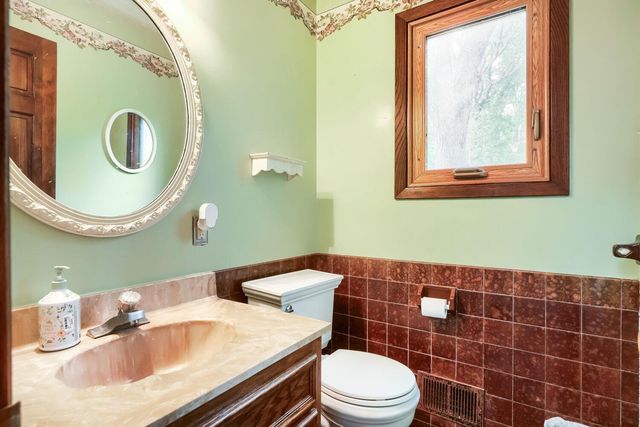 3005 Carlsbad Court, Burnsville, MN 55337