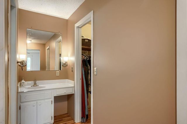 3005 Carlsbad Court, Burnsville, MN 55337