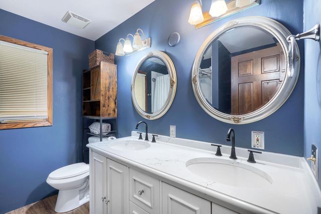 3005 Carlsbad Court, Burnsville, MN 55337
