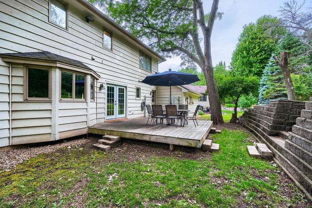 3005 Carlsbad Court, Burnsville, MN 55337