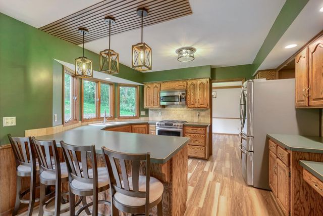 3005 Carlsbad Court, Burnsville, MN 55337