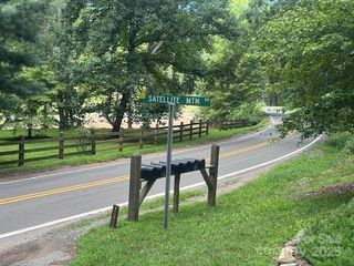 000 N Satellite Mountain Road N, Burnsville, NC 28714