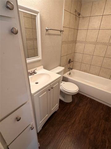 107 Hidalgo Lane, Arlington, TX 76014