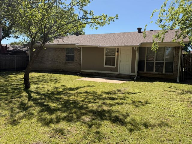 107 Hidalgo Lane, Arlington, TX 76014