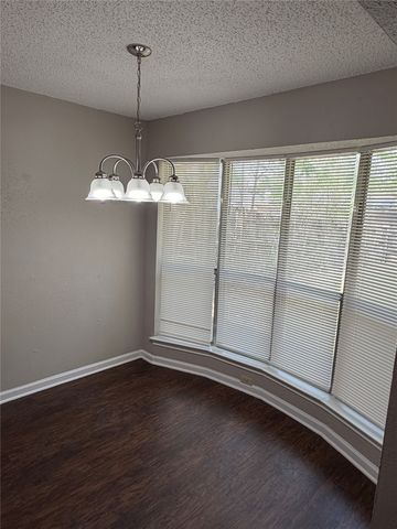 107 Hidalgo Lane, Arlington, TX 76014