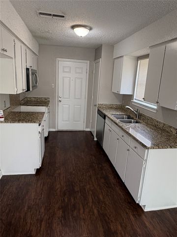 107 Hidalgo Lane, Arlington, TX 76014