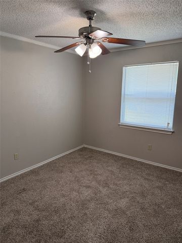 107 Hidalgo Lane, Arlington, TX 76014