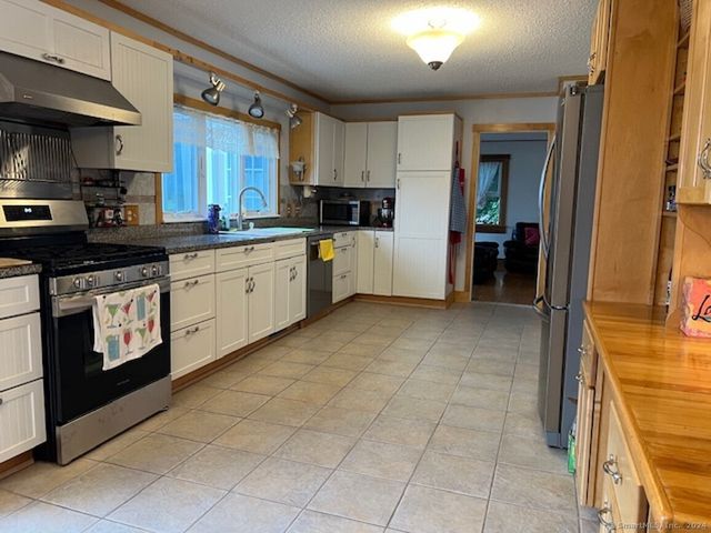 123 Seneca Drive, Groton, CT 06340