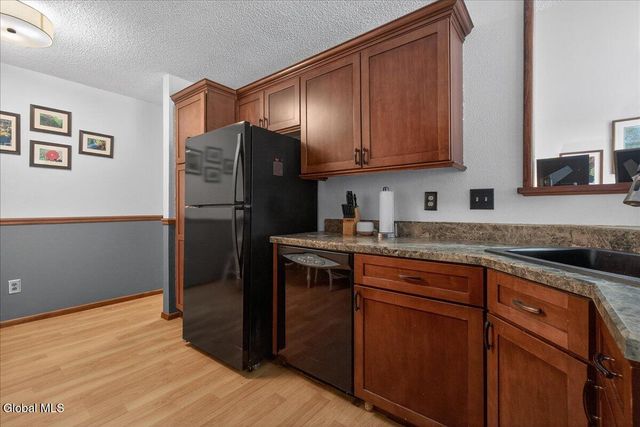 38 Stoney Creek Drive, Clifton Park, NY 12065