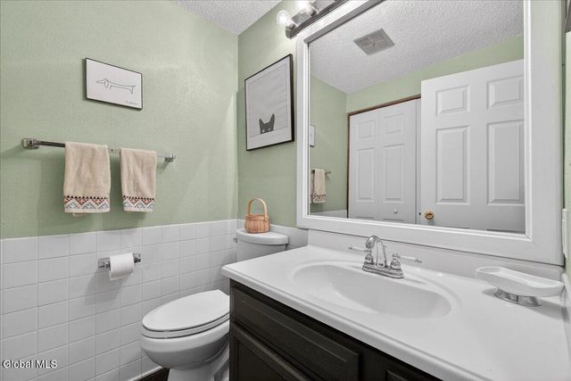 38 Stoney Creek Drive, Clifton Park, NY 12065