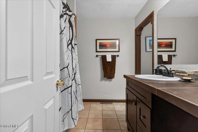 38 Stoney Creek Drive, Clifton Park, NY 12065