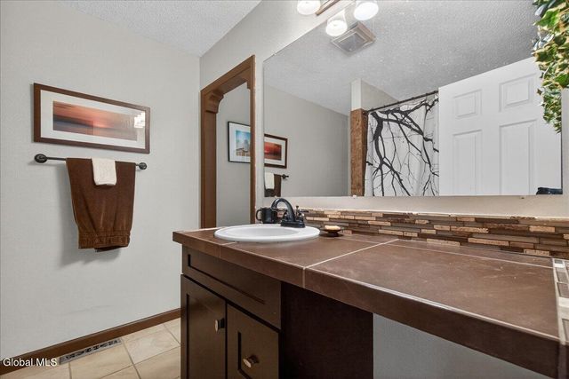 38 Stoney Creek Drive, Clifton Park, NY 12065