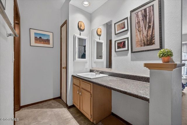 38 Stoney Creek Drive, Clifton Park, NY 12065