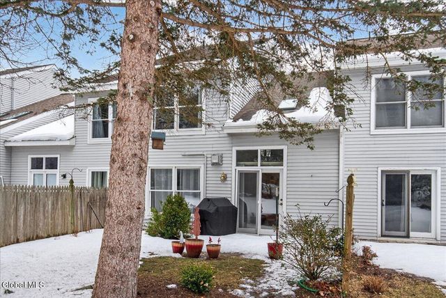 38 Stoney Creek Drive, Clifton Park, NY 12065