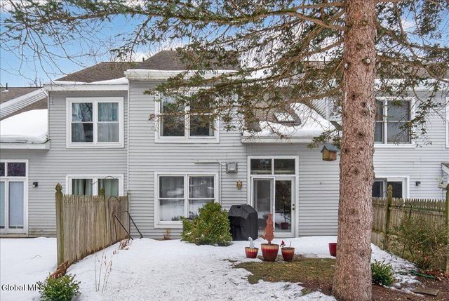 38 Stoney Creek Drive, Clifton Park, NY 12065