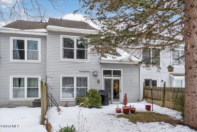 38 Stoney Creek Drive, Clifton Park, NY 12065