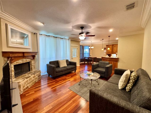 201 W Jessup Street, Alvarado, TX 76009