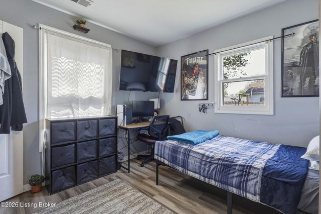 4110 Riedley Rd, Louisville, KY 40216