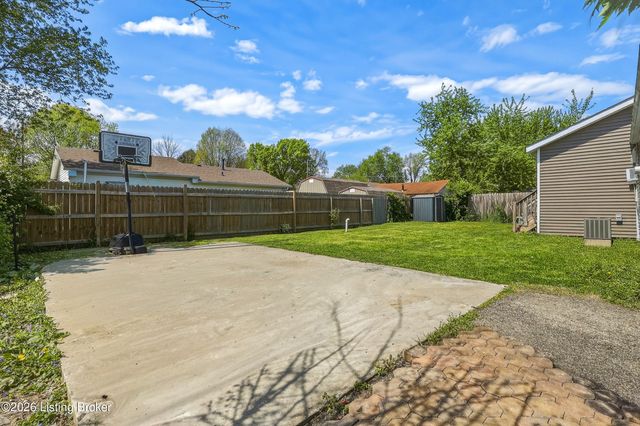 4110 Riedley Rd, Louisville, KY 40216