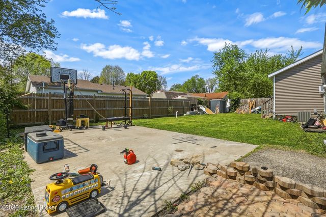 4110 Riedley Rd, Louisville, KY 40216