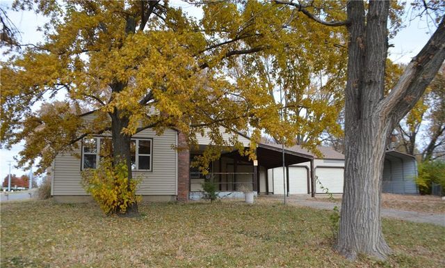 4630 SW 9th Street, Topeka, KS 66606