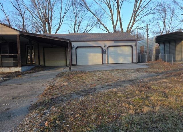 4630 SW 9th Street, Topeka, KS 66606