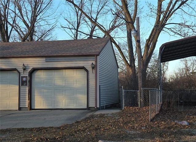 4630 SW 9th Street, Topeka, KS 66606