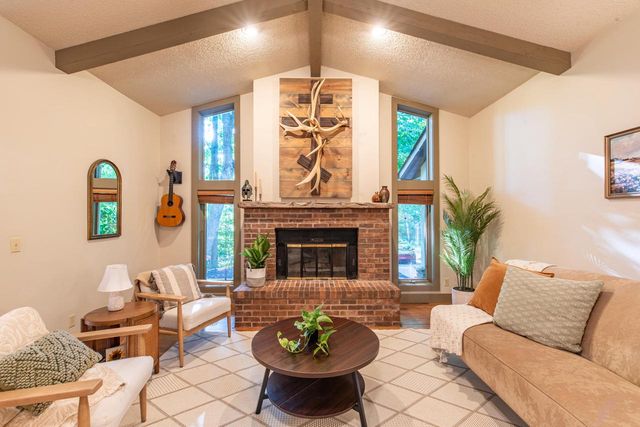 321 Kettle COURT, Slinger, WI 53086