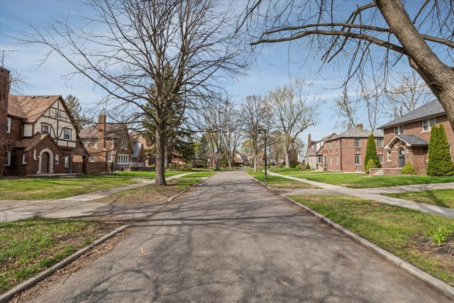 14541 Woodmont Avenue, Detroit, MI 48227