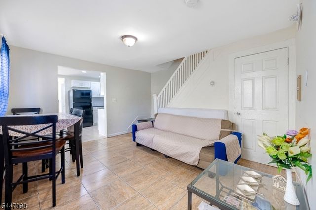 1083 Magnolia Ave, Elizabeth City, NJ 07201