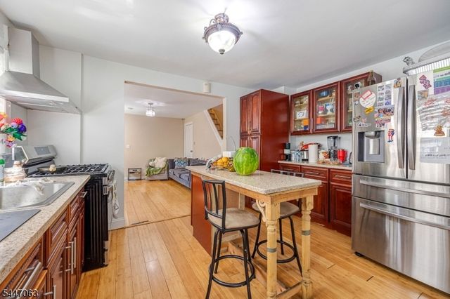 1083 Magnolia Ave, Elizabeth City, NJ 07201