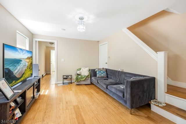 1083 Magnolia Ave, Elizabeth City, NJ 07201