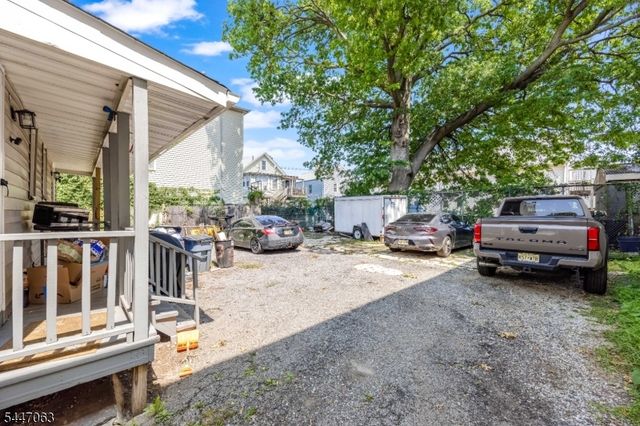1083 Magnolia Ave, Elizabeth City, NJ 07201