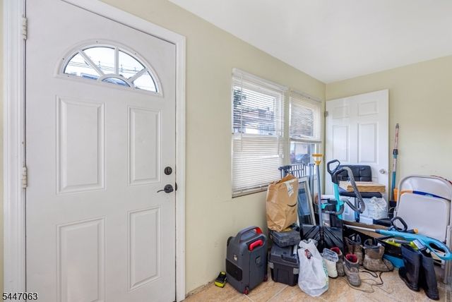 1083 Magnolia Ave, Elizabeth City, NJ 07201