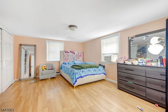 1083 Magnolia Ave, Elizabeth City, NJ 07201