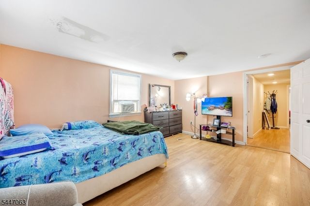 1083 Magnolia Ave, Elizabeth City, NJ 07201