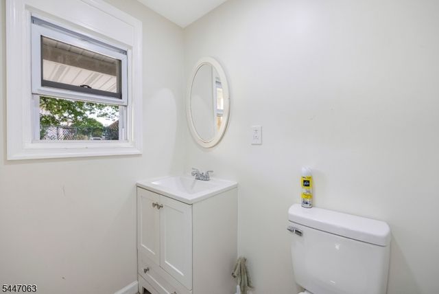 1083 Magnolia Ave, Elizabeth City, NJ 07201