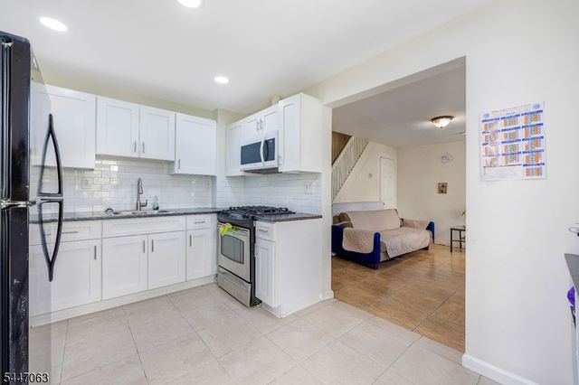 1083 Magnolia Ave, Elizabeth City, NJ 07201