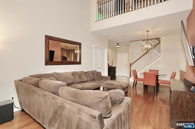 175 Rochelle Avenue 321, Rochelle Park, NJ 07662